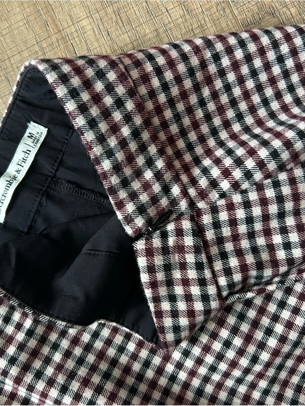 Abercrombie Plaid Mini Skort in Black, White & Burgundy - Picture 4 of 4